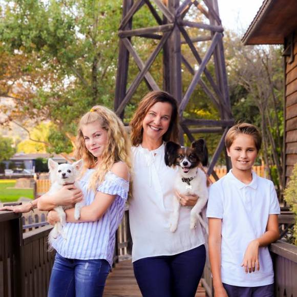 Meet your Posher, Lynda - Picture 1 of 1